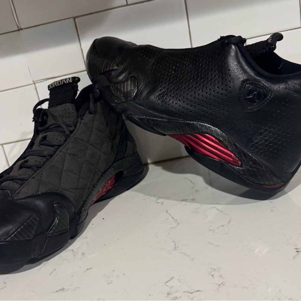 Jordan Men's Black and Red Shoes